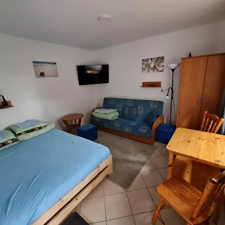 בית אירוח Tmt Goscinne Z Aneksami Kuchennymi